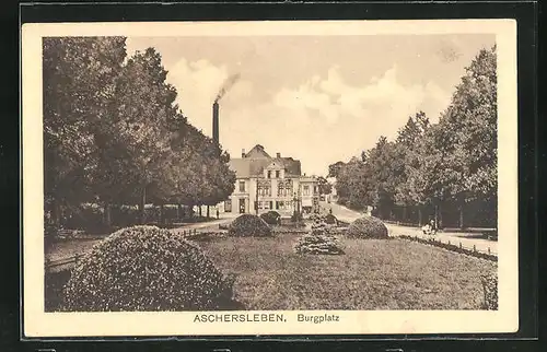 AK Aschersleben, Burgplatz mit Fabrikschornstein im Hintergrund