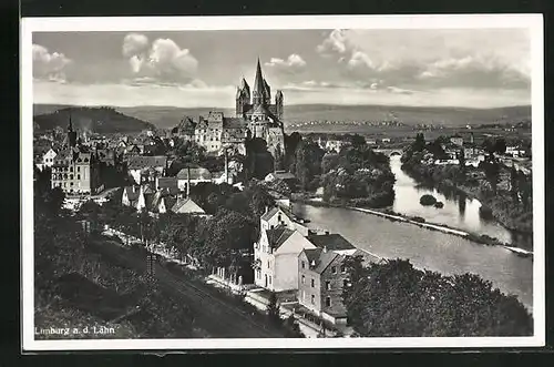 AK Limburg a. d. Lahn, Blick auf Kathedrale, Bahngleis und Lahn