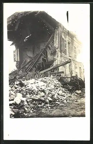 Foto-AK Thelus, Ruine eines im Krieg zerstörten Hauses