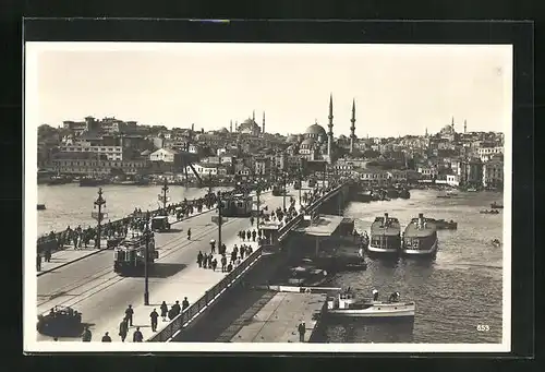 AK Konstantinopel, Strassenbahnen auf und Boote an der neuen Galatabrücke