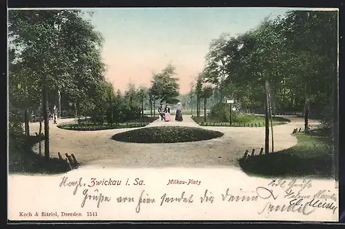 AK Zwickau, Milkau Platz mit Spaziergängern
