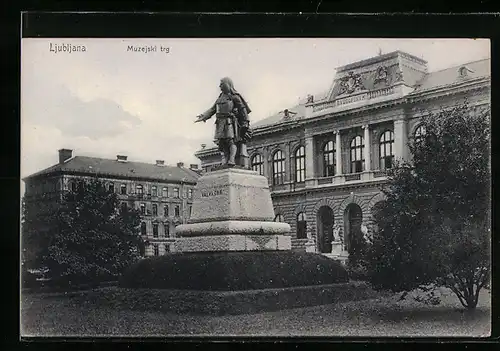 AK Ljubljana / Laibach, Museum-Platz mit Valvasor-Denkmal