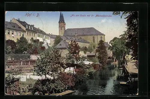 AK Hof i. Bayern, An der Saale mit St. Michaeliskirche