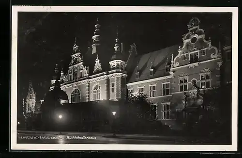 AK Leipzig, Buchhändlerhaus im Lichterschein