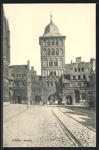 AK Lübeck, auf der Strasse zum Burgtor hin