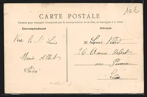 AK La Délivrande, Ortsansicht mit Doppeldecker-Flugzeug