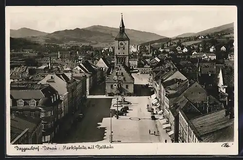 AK Deggendorf /Donau, Stadtplatz mit Rathaus