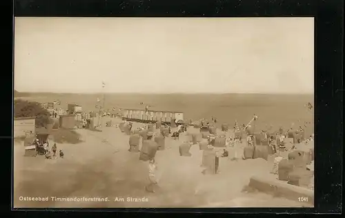 AK Timmendorferstrand, Strand mit Strandkörben und Badewagen