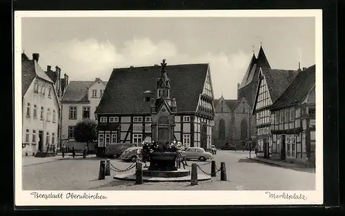 AK Obernkirchen, Marktplatz mit Denkmal
