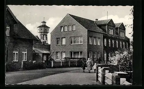 AK Langeoog, Haus Herfordt mit Strasse und Leuchtturm