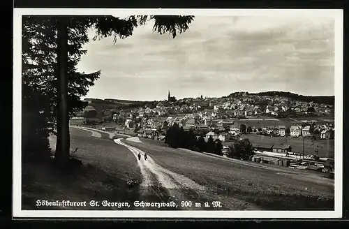 AK St. Georgen /Schwarzw., Ortsansicht von einem Feldweg aus