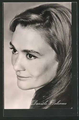 AK Schauspielerin Danièle Delorme mit langen Haaren