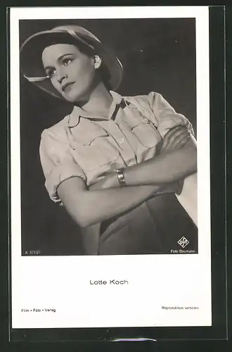 AK Schauspielerin Lotte Koch mit Tropenhelm