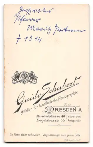 Fotografie Guido Schubert, Dresden-A, Portrait älterer Herr mit Fliege und Backenbart