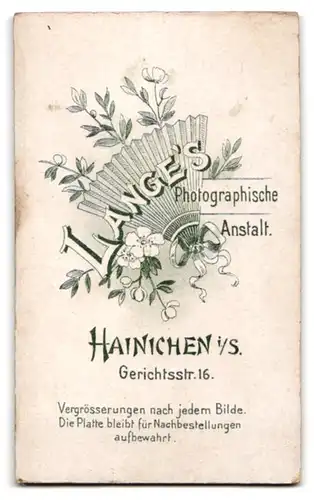 Fotografie Paul Lange, Hainichen i / S., Portrait junge Dame im hübschen Kleid mit Halskette