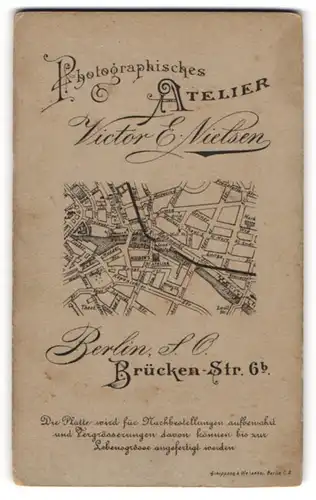 Fotografie Victor E. Nielsen, Berlin-SO, rückseitige Ansicht Berlin, Stadtplan mit Atelier, Brückenstr. 6