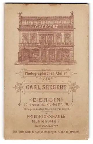 Fotografie Carl Seegert, Berlin, rückseitige Ansicht Berlin-Friedrichshagen, Atelier Mühlenweg 7, vorderseitig Portrait