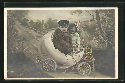 Foto-AK Kinder in einem Osterei-Auto