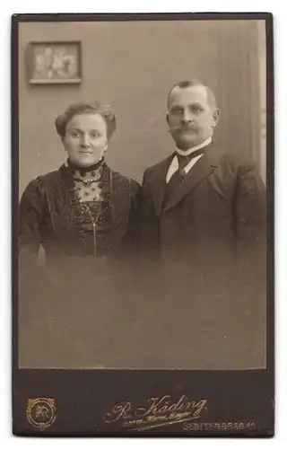 Fotografie H. Meyer, Senftenberg, Ansicht Senftenberg, Foto-Atelier & Geschäftshaus Promenade 2, Rückseitig Portrait