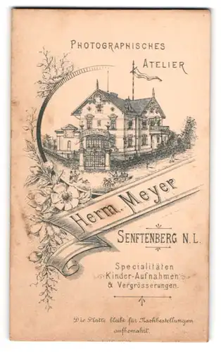 Fotografie Herm. Meyer, Senftenberg, Ansicht Senftenberg, Foto-Atelier & Geschäftshaus Promenade 2, Rückseitig Portrait