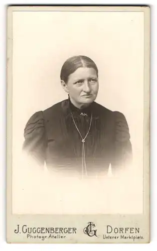 Fotografie Josef Guggenberger, Dorfen, Portrait ältere Dame mit zurückgebundenem Haar