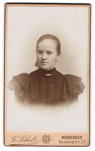 Fotografie G. Scholz, Wandsbek, Portrait junge Dame mit zurückgebundenem Haar