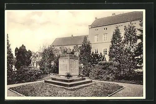 AK Seifersdorf, Ansicht vom Kriegerdenkmal