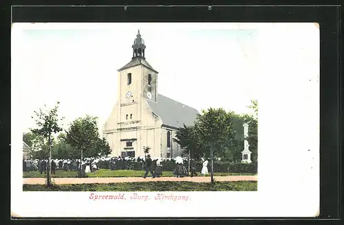 AK Burg /Spreewald, Kirchgang, Ortspartie