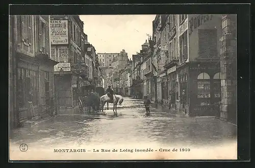 AK Montargis, Crue de 1910, La Rue de Loing inondée, Strassenpartie bei Hochwasser