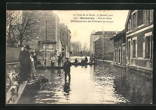 AK Suresnes, La Crue de la seien 1910, Rue de Seine, Déménagement des Habitants en barque