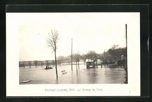 AK Corbeil, inondé 1910 - Le champ de foire, Hochwasser