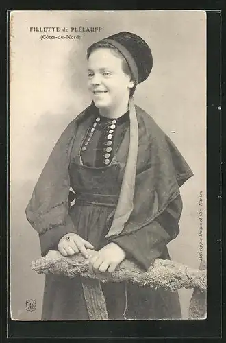 AK Fillette de Plélauff, Maid in Tracht