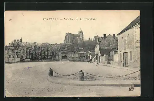 AK Tonnerre, La Place de la Republique