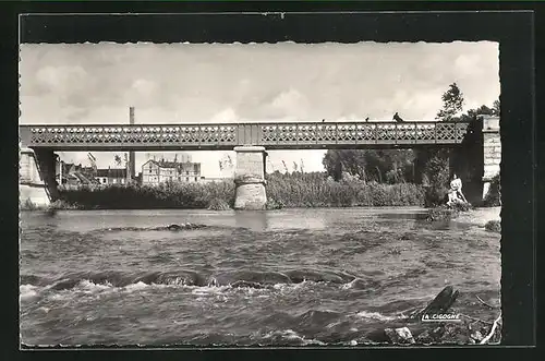 AK Brienon, L`Armancon, le pont d`Auxerre