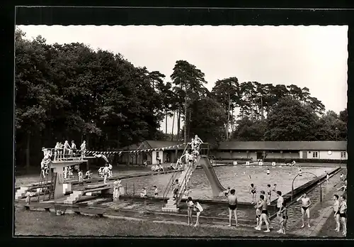 AK Herxheim bei Landau /Pf., Freibad mit Badegästen