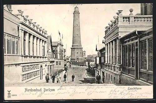 AK Borkum, Strassenpartie mit Kohlers Strand-Hotel und Leuchtturm