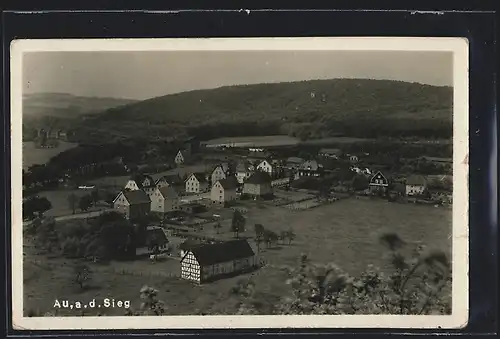 AK Au a. d. Sieg, Ortsansicht mit Fachwerkshaus