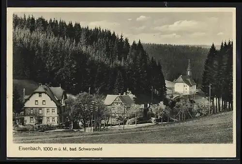 AK Eisenbach im Bad. Schwarzwald, Ortsansicht mit der Kapelle am Waldrand