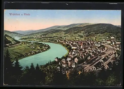 AK Waldshut /Rh., Ortsansicht mit Rhein und Bahnhof
