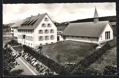 AK Görwihl über Säckingen, Albert-Schweitzer-Haus mit Kirche aus der Vogelschau