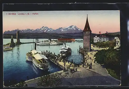 AK Lindau i. B., Schiffsanleger im Hafen, Gebirgsblick