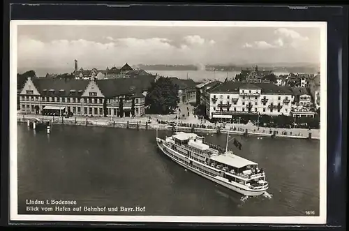 AK Lindau i. Bodensee, Blick vom Hafen auf Bahnhof und Bayr. Hof