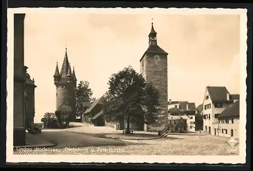 AK Lindau i. Bodensee, Schrannenplatz mit Diebsturm und Peterskirche