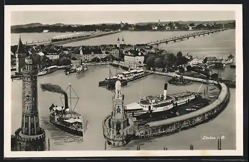 AK Lindau, Gesamtansicht von oben mit Leuchtturm und Dampfern