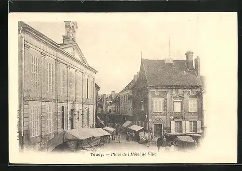 AK Toucy, Place de l`Hôtel de Ville