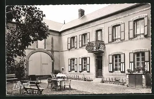 AK Thèmes, Villa Armonne, Hofpartie