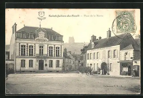 AK Saint-Julien-du-Sault, Place de la Mairie