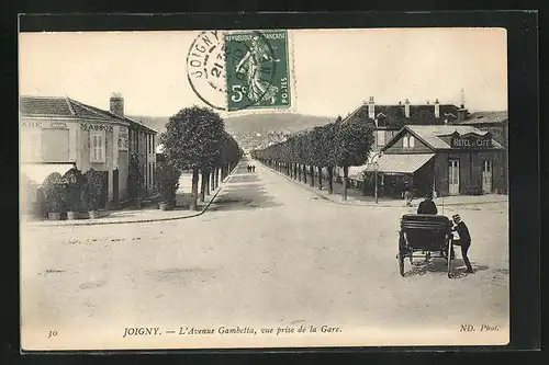 AK Joigny, L`Avenue Gambetta, vue prise de la Gare