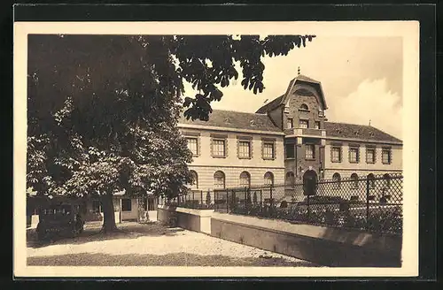 AK Sougères-sur-Sinotte, Maison familiale de cure du Petit-Pien - Cour intérieure et Facade principale