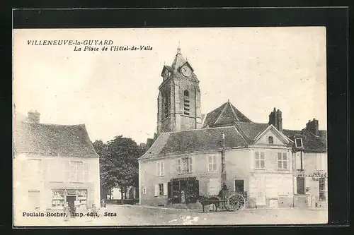 AK Villeneuve-la-Guyard, La Place de l`Hôtel-de-Ville